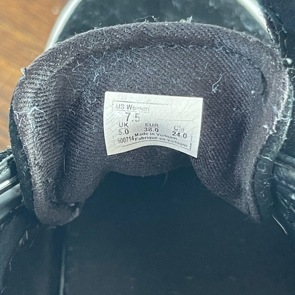 Vans Suede Old Skool V Sneaker - Picture 5 of 6